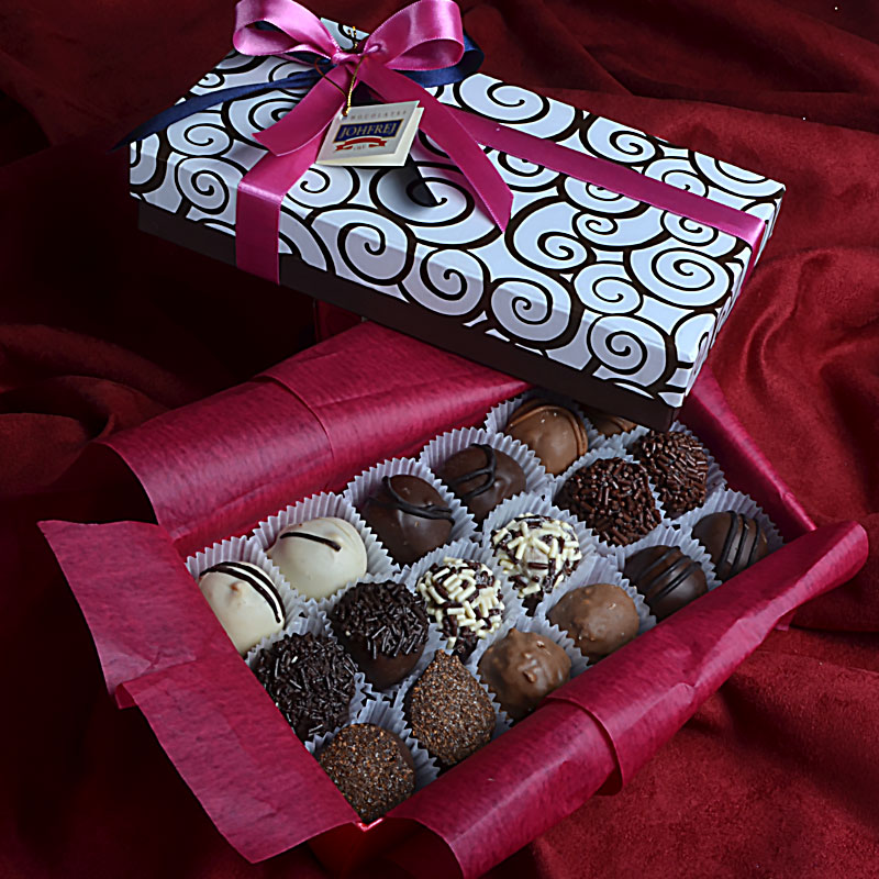 Caja Elegante de 18 Chocolates Mexican Gourmet Chocolate